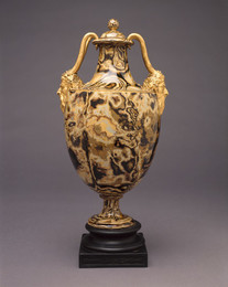 1885M2806 Vase and cover
