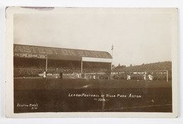 1995V632.860 Postcard - League Football At Villa Park Aston