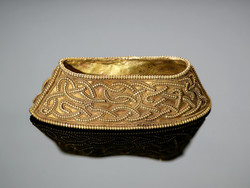 108 Gold hilt-collar with filigree serpent interlace [K699]