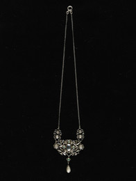 1981M535 Necklace with pendant