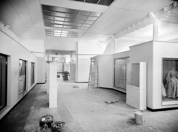 Industrial Gallery 04 11 1950